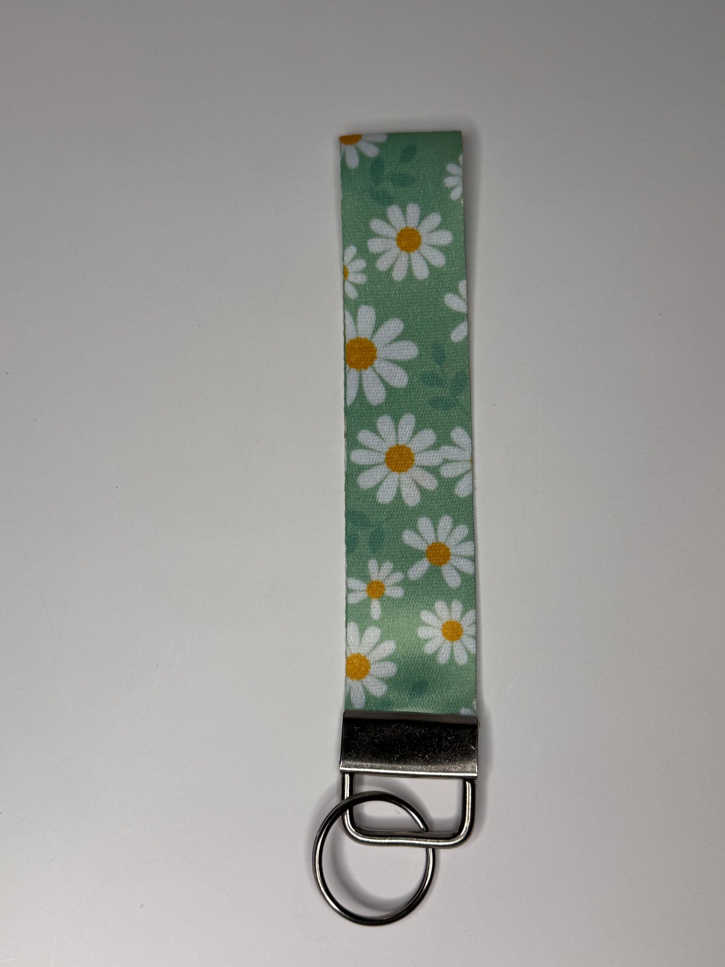 Daisies Wristlet